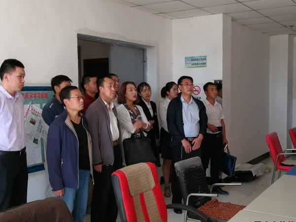 公司副總經(jīng)理文國(guó)民帶隊(duì)赴雅居物業(yè)公司考察學(xué)習(xí)(圖3) 公司副總經(jīng)理文國(guó)民帶隊(duì)赴雅居物業(yè)公司考察學(xué)習(xí)(圖3)